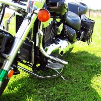 Engine Guard, Front Crash Bar with Highway Pegs - VL1500 LC Intruder C90 Boulevard